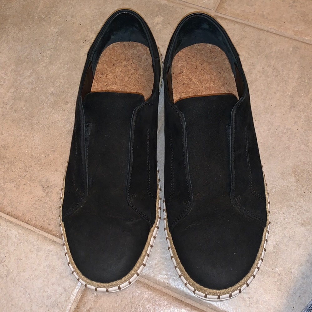 J/slides Kayla platform sneaker slip on suede. In good condition. Size 8.5